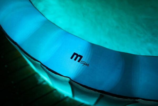 Hidro masažna kad MSpa® Starry, LED, za 6 oseb, 930 litrov, 204x70 cm