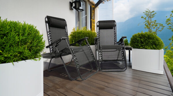 Zložljiv ležalnik z mizico, črne barve | Garden Line