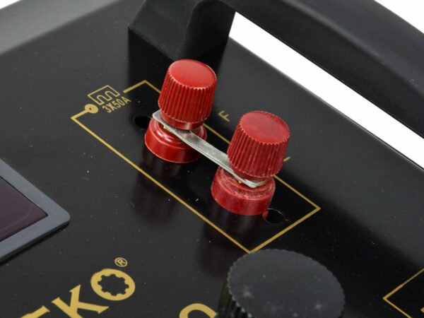 Zagonski polnilnik CLASS 750 LCD | GEKO