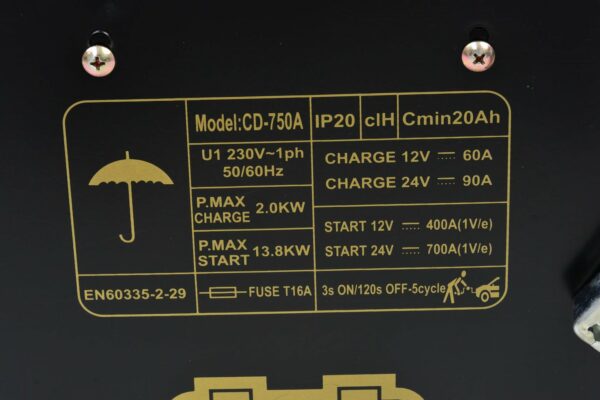 Zagonski polnilnik CLASS 750 LCD | GEKO